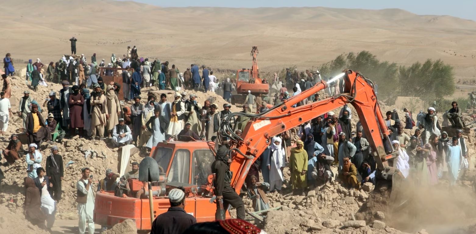 Afganistan/ Vazhdojnë kërkimet për të mbijetuar pas tërmeteve që lanë mbi 2.000 të vdekur