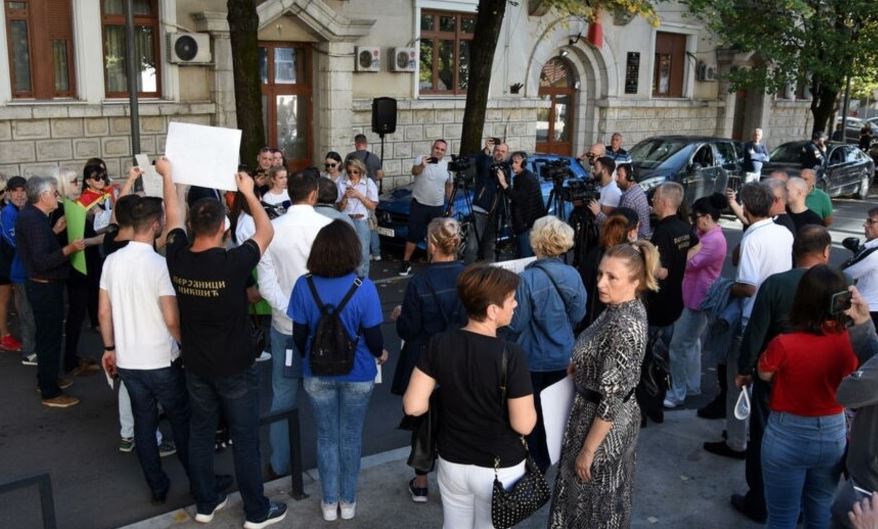 Mali i Zi, qytetarë dhe opozita kërkojnë shtyrjen e regjistrimit të popullsisë