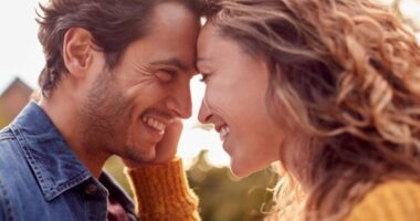 Katër shenjat e Horoskopit që do të jenë më të lumturat gjatë tetorit