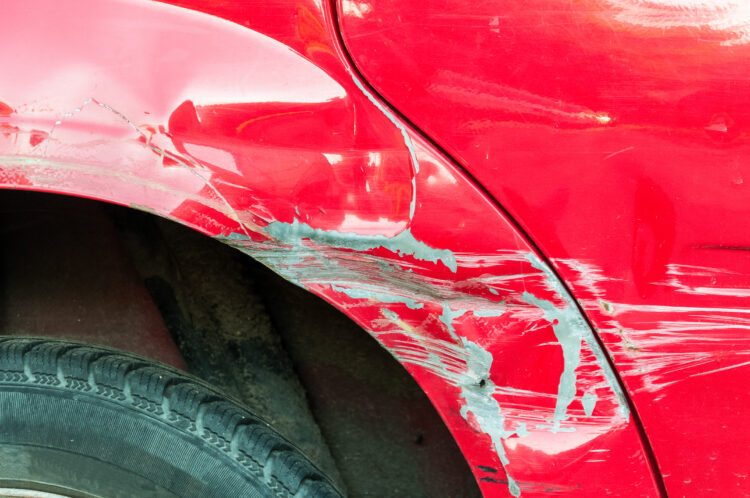 “Mendova se ishte makina e ish-burrit tim”, aktorja dënohet për shkatërrimin e një automjeti