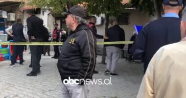 Plagosja e gruas me mjete të forta në Korçë, përfundon në spital edhe shtetasi që ndërhyri për largimin e autorit