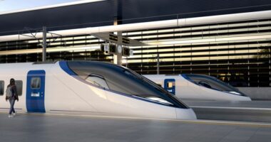 Vështirësi financiare, Sunak anulon ndërtimin e hekurudhës Birmingham-Manchester