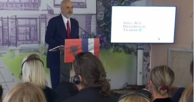 Shndërrimi i vilës së ish-diktatorit, Rama: Macron erdhi me diell për të na ngrohur zemrat, ikën me shi për të na mbushur shtëpinë