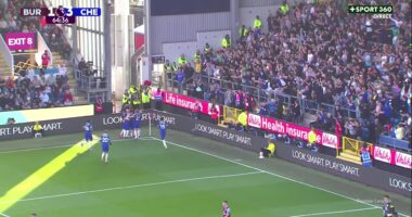 VIDEO/ Chelsea ndez &ldquo;motor&euml;t&rdquo;, &ldquo;blut&euml;&rdquo; thellojn&euml; avantazhin fal&euml; Raheem Sterling