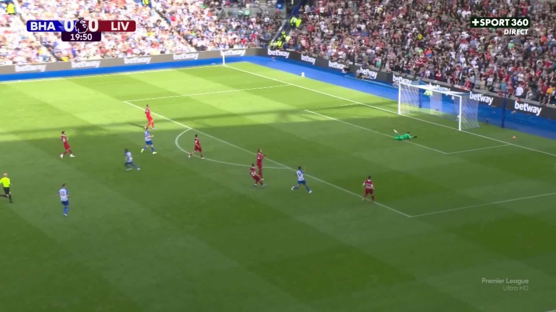 VIDEO/ Gafë në mbrojtje, “pulëbardhat” ndëshkojnë “të kuqtë” e Liverpool