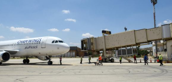 Ushtria izraelite godet aeroportet siriane