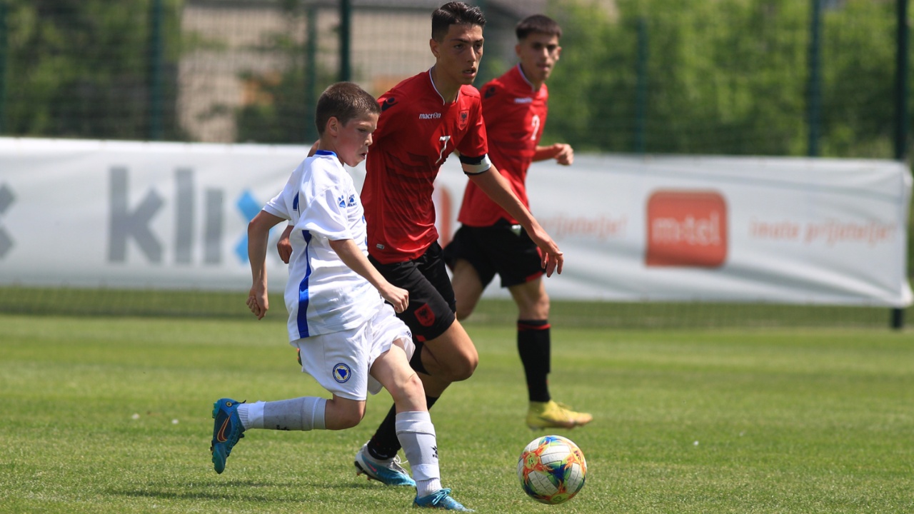 Tjetër turne moshash/ FSHF, organizatore e ndeshjeve të “UEFA Development” U-15 për djem