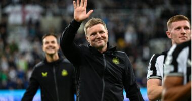 Fitorja spektakolare e Newcastle, Howe: Mbr&euml;mje fantastike, ishim t&euml; mir&euml; ndaj nj&euml; ekipi shum&euml; t&euml; fort&euml;