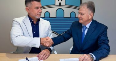 Gjithçka zyrtare, Zekiç firmos me kroatët e Osijek