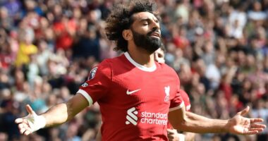 Salah nuk kënaqet vetëm nga triumfi në derbi, “faraoni” parakalon “legjendat” e Liverpool