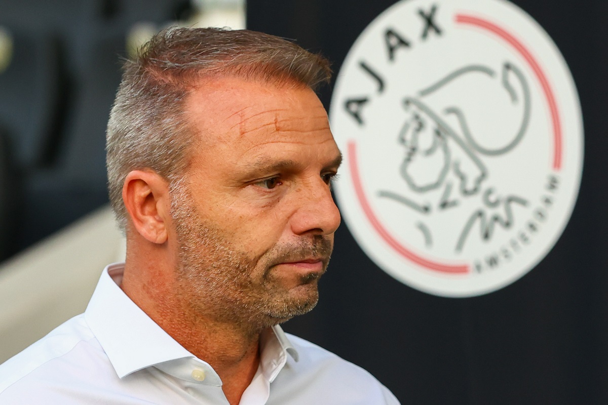 Asnjë fitore në 8 ndeshje, Ajax shkarkon teknikun Maurice Steijn