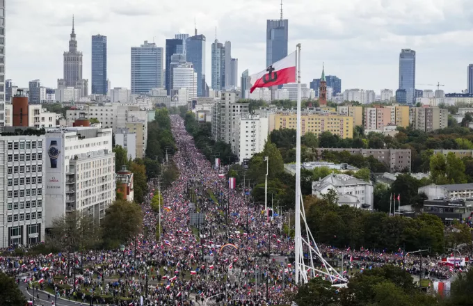 Dy javë para zgjedhjeve, nisin demonstratat masive në Varshavë