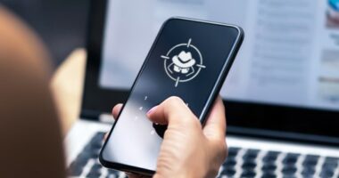 Si të dalloni nëse dikush po iu përgjon telefonin tuaj?