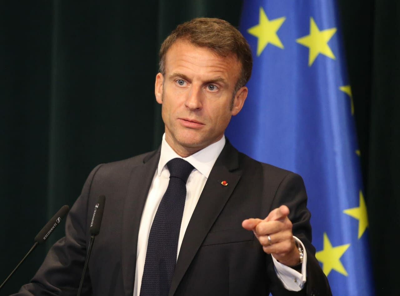 “Vuçiç të dënojë 24 shtatorin”, Macron: Kosova nuk mbajti fjalën, ne pezulluam vizat