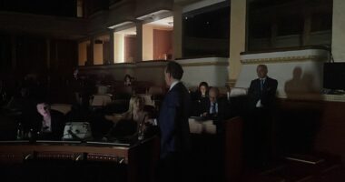 Në parlament pa energji elektrike, skenarët e ardhshëm të grupit të Berishës dhe të Bardhit, nuk përjashtohet greva e urisë