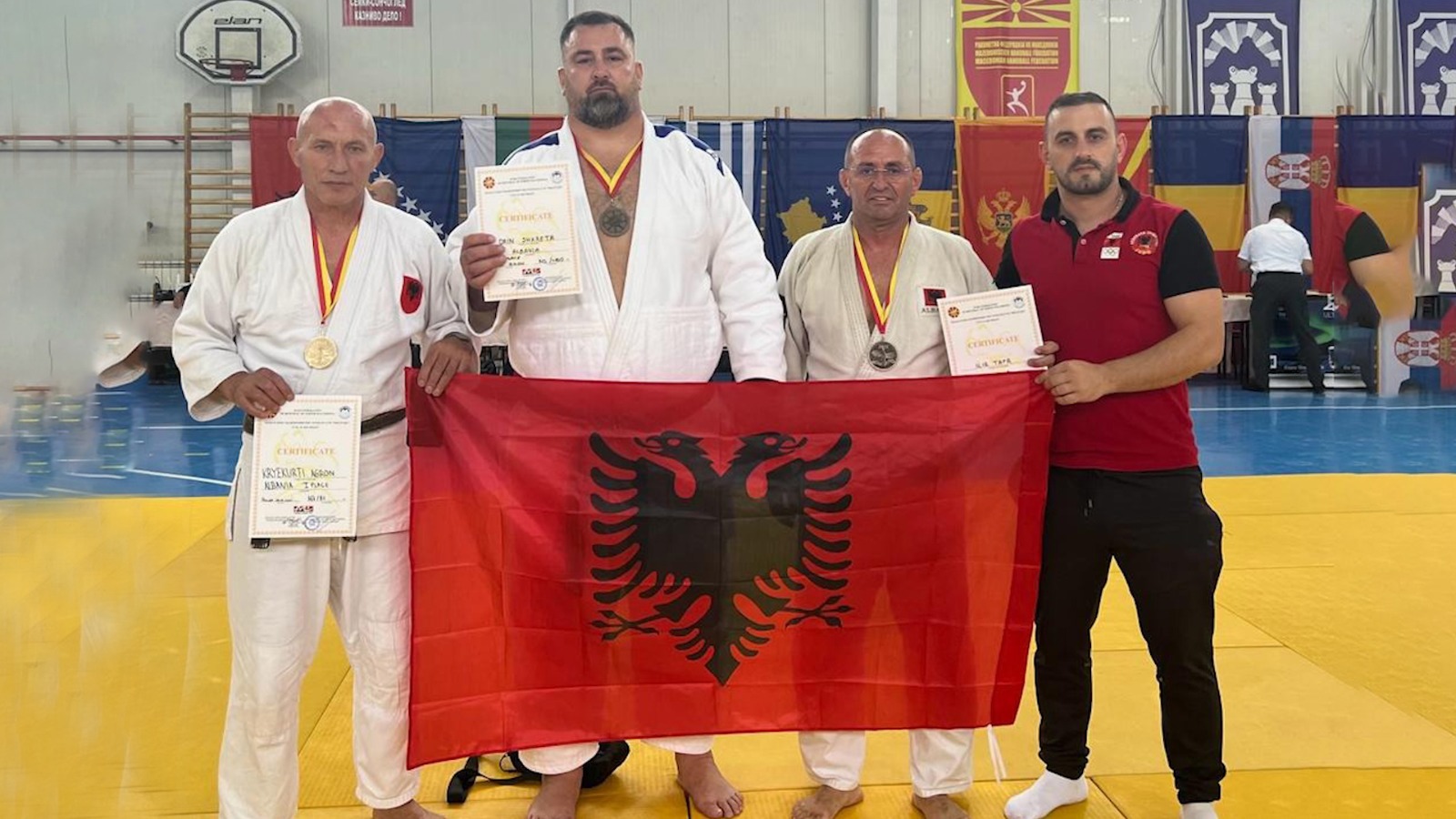 Historike/ 62-vjeçari shqiptar fiton medalje ari në xhudo. “Veteranët” 3 medalje në Ballkaniadë 