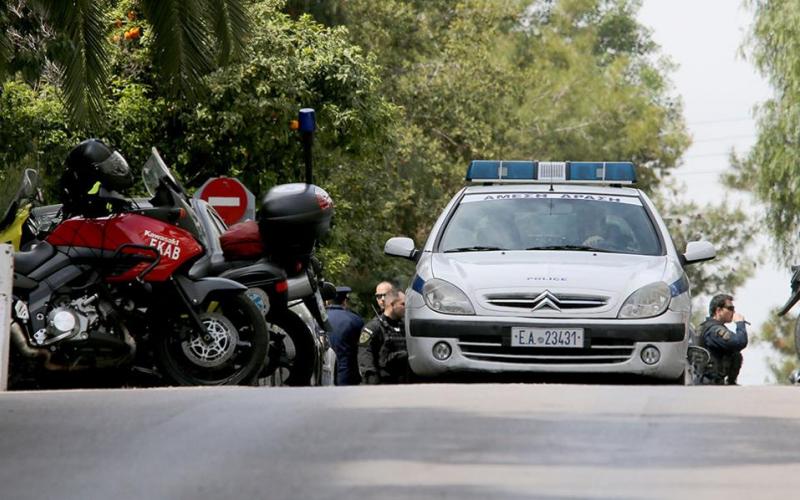 Selanik/ 4 grekë rrahin dhe kërcënojnë me armë 17 vjeçarin shqiptar për drogë
