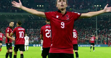 VIDEO/ S&euml;rish ai, Jasir Asani tund rrjet&euml;n e &Ccedil;ekis&euml; me nj&euml; &ldquo;eurogol&rdquo;