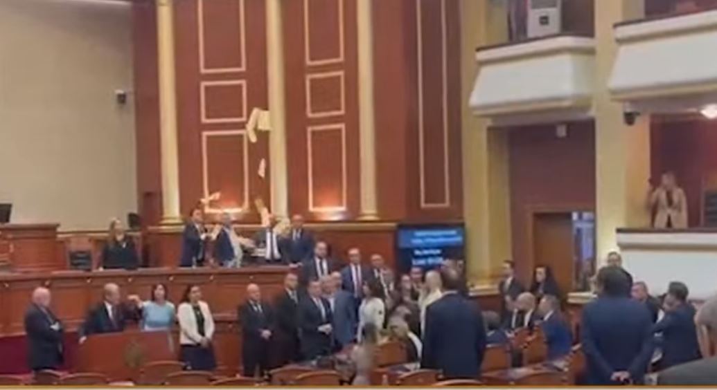 Bardhi bën thirrje për “luftë”, kreu i grupit: Në Parlament me çdo kusht!