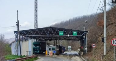 Tensionet në Kosovë/ Hapet pika e kalimit kufitar në Bërnjak