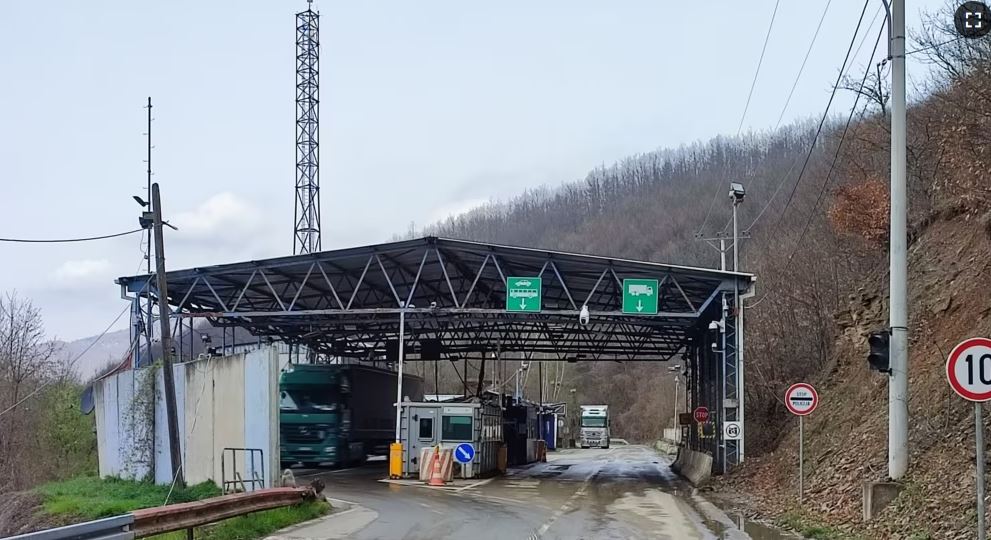 Tensionet në Kosovë/ Hapet pika e kalimit kufitar në Bërnjak