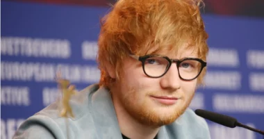 Ed Sheeran ka ndërtuar varrin e tij në oborrin e shtëpisë