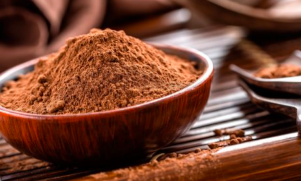 Pse duhet të filloni të pini kakao në vend të kafesë?
