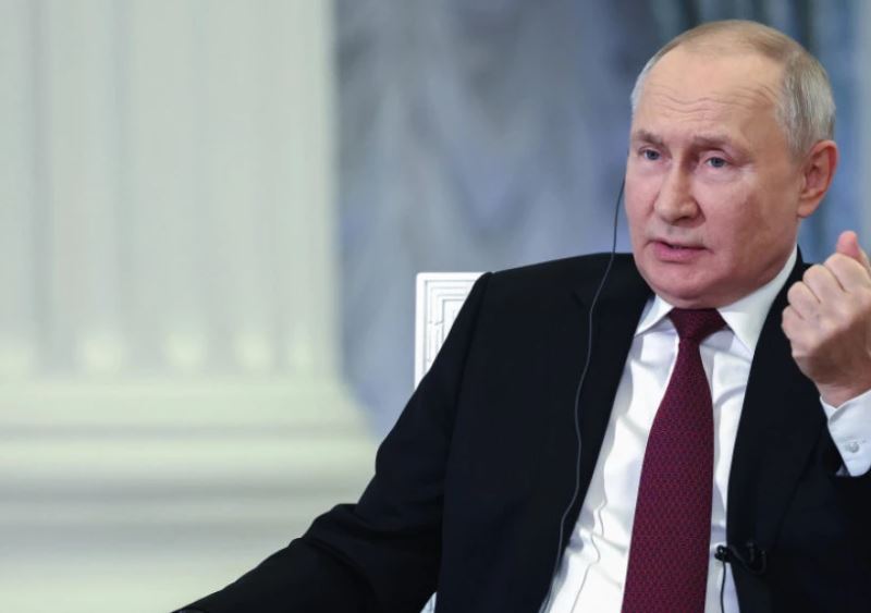 Putin: Ukraina të anulojë dekretin për ndalimin e negociatave dhe të shpallë gatishmërinë për dialog