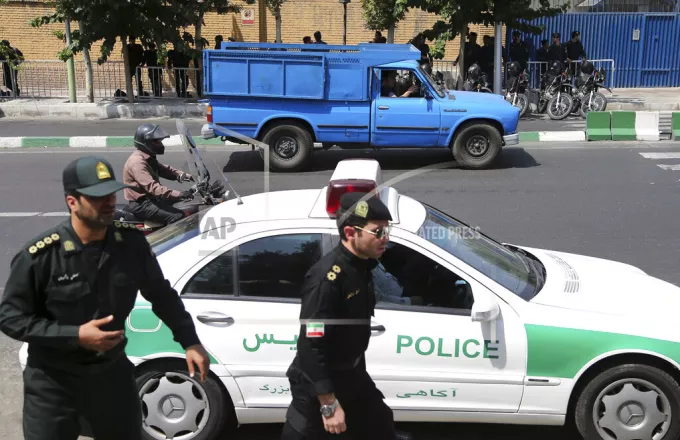 Iran/ Arrestohet se nuk kishte hixhabin, adoleshentja dhunohet nga policia dhe përfundon në gjendje kome