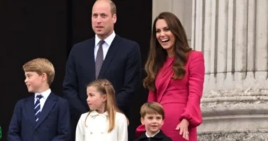 Planet e Kate dhe William me fëmijët e tyre për Halloween