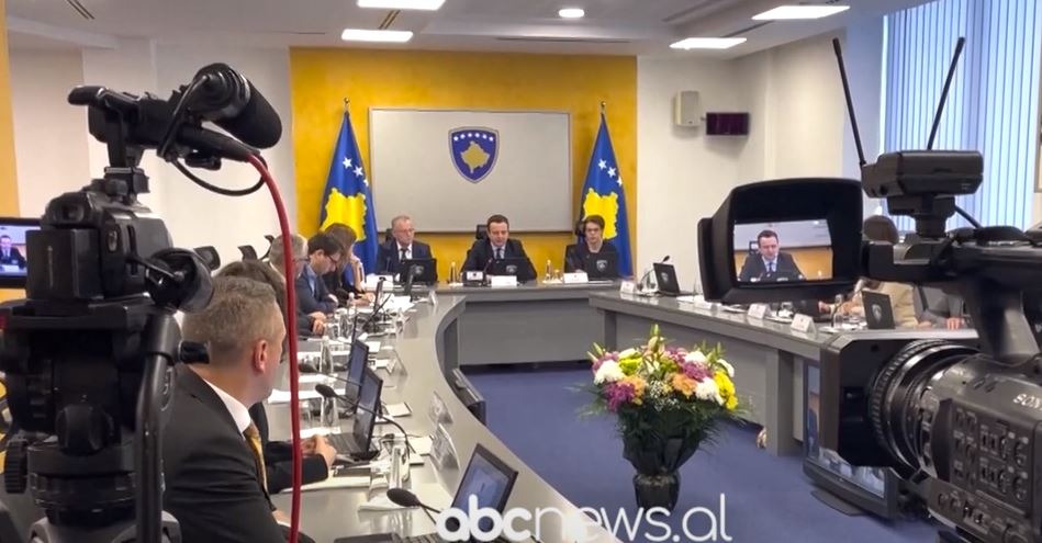 Kurti akuza ministrit serb për 24 Shtatorin: Vuçeviç organizoi sulmin ndaj Kosovës