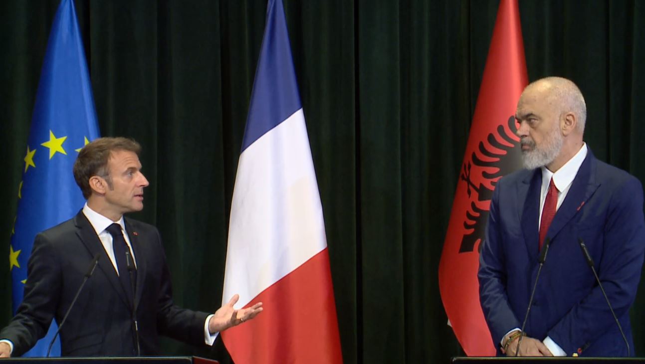 “Vizita mund të shihet si formë për të rregulluar gabimet e së shkuarës”/ Macron në Tiranë: Shqipëria do të jetë Europa e Ballkanit