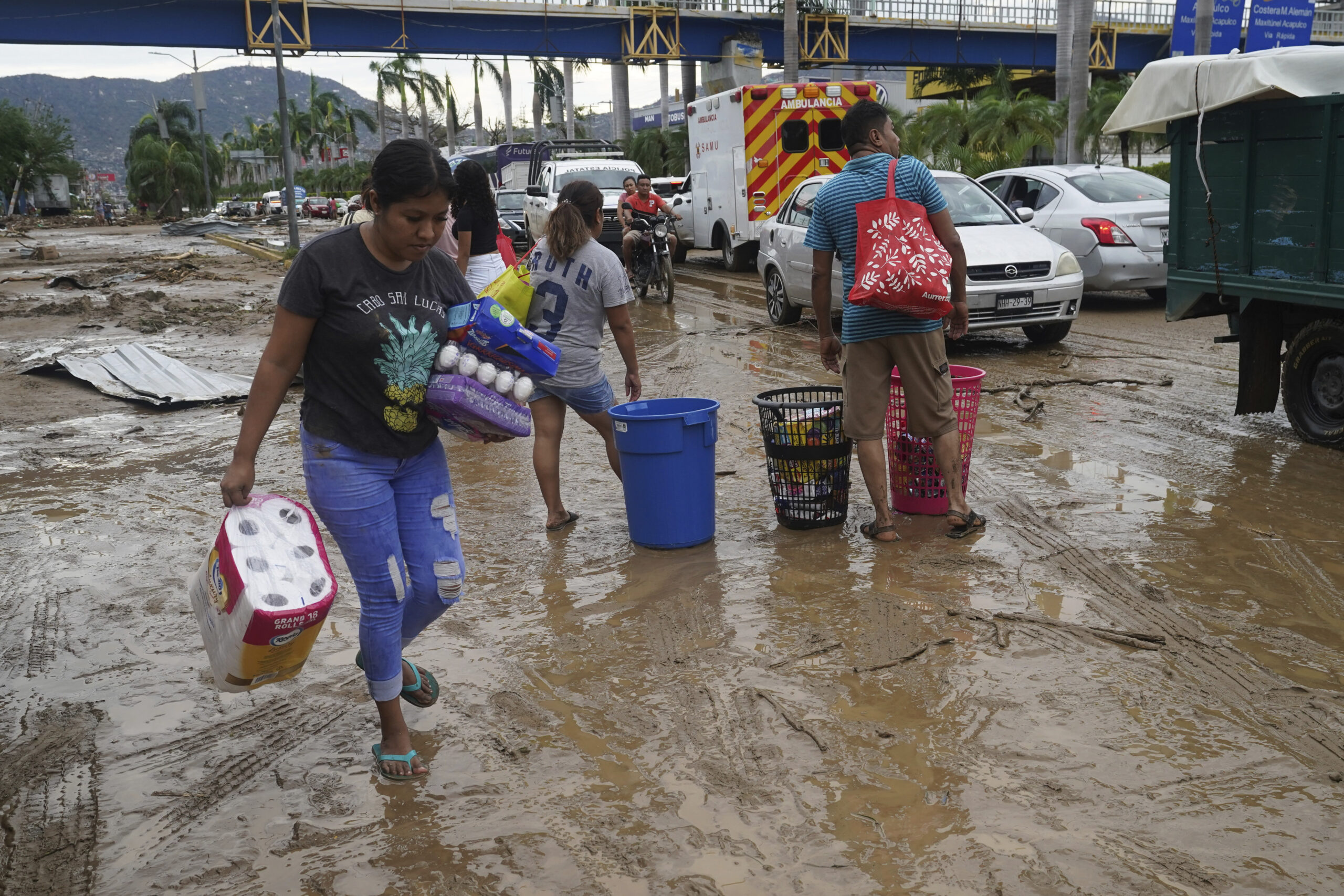 Uragani Otis godet Meksikën, raportohet për 27 të vdekur