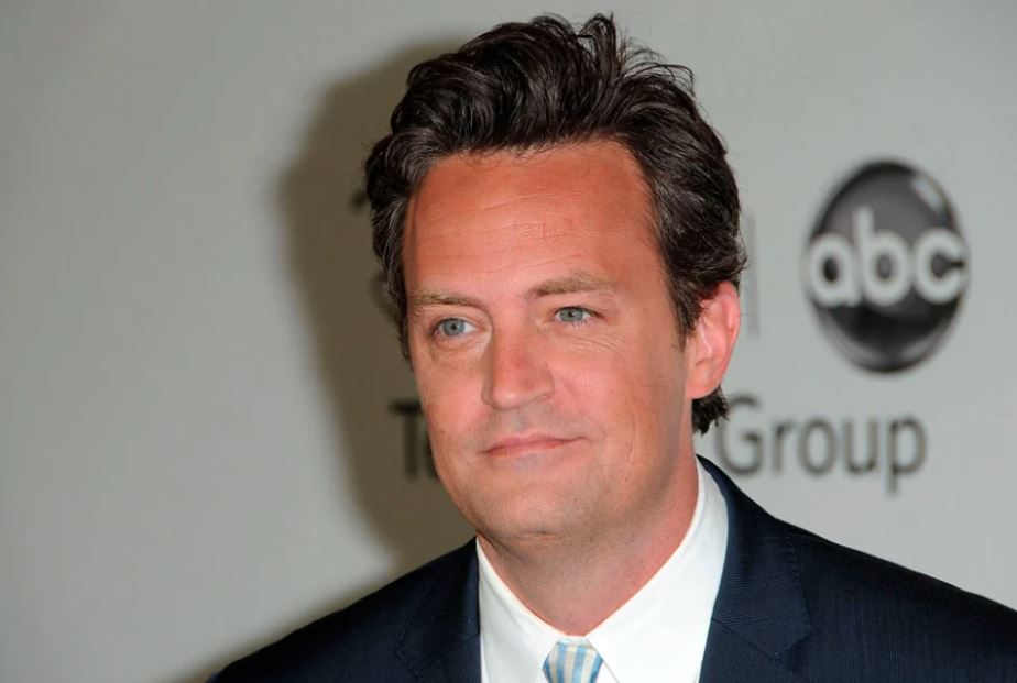 Ylli i “Friends”, Matthew Perry dhe historia dramatike e jetës, beteja me drogën dhe alkoolin