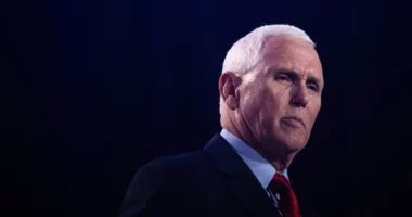 Mike Pence tërhiqet nga gara për zgjedhjet presidenciale të SHBA-së