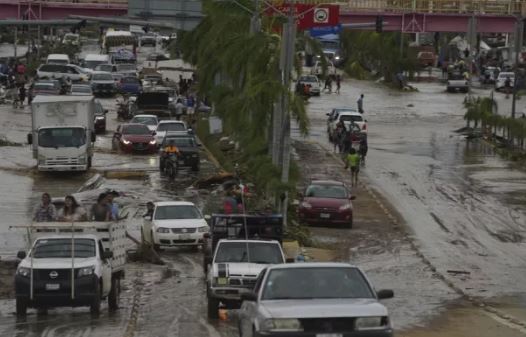 Uragani Otis godet Meksikën, raportohen dëme të mëdha