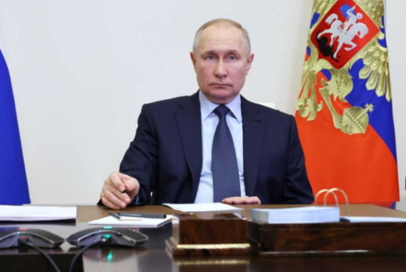 Peskov mohon thashethemet për Putinin: Gëzon shëndet të plotë!