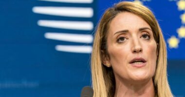 Metsola: Vendimi për anëtarësimin e Ukrainës në BE do të merret në dhjetor