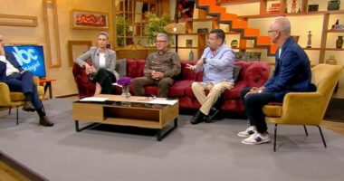 “Zogjtë shtegtarë të futbollit shqiptar”/ Zbulohen emocionet e ndeshjes me Çekinë: Në Pragë kamarieret mbanin bluzat e Kombëtares