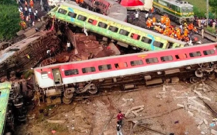Përplasën dy trena në Bangladesh, 15 të vdekur dhe më shumë se 100 të plagosur