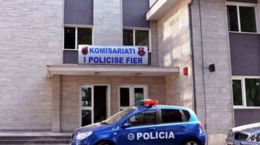 Dyshohet se kreu marrëdhënie seksuale me të miturën, pranga 35-vjeçarit në Fier, procedohet një tjetër