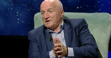 “Pesë vite që nuk ka asnjë studentë në degën e tunxhit”, Dekani Shehu: Dikur kishte 11 Shtëpi Pioneri