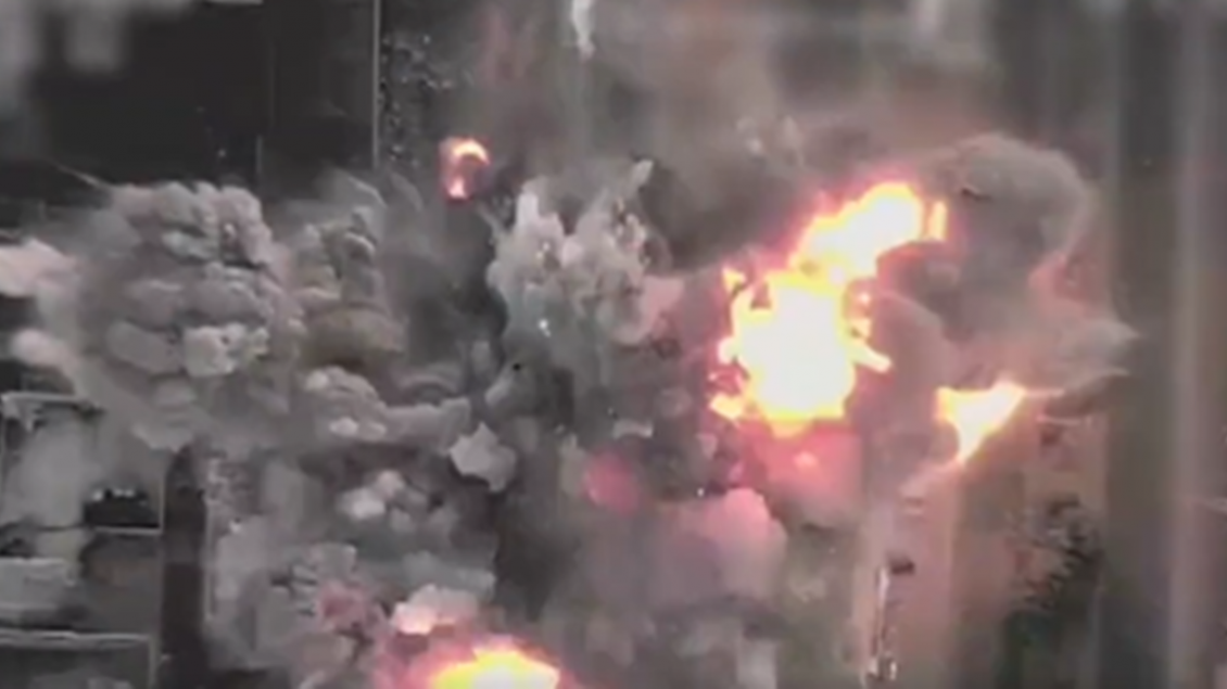 VIDEO/ Ushtria izraelite rrafshoi 100 objektiva në Rripin e Gazës