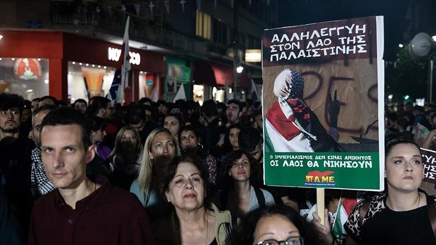 Protesta në Greqi kundër “planit të SHBA-së për të vendosur avionët ushtarakë në bazat greke”