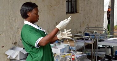 Kenia, 95 nxënës shtrohen në spital për shkak të sëmundjes misterioze