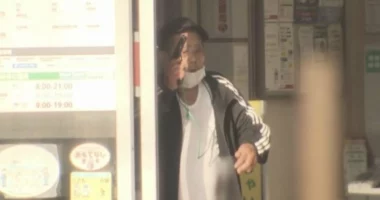 Japoni/ Mbajti disa persona peng në një postë, arrestohet i moshuari