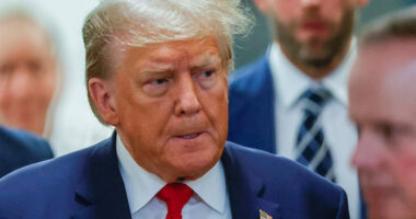 Trump akuzohet se ndau informacione konfidenciale për nëndetëset me një biznesmen australian