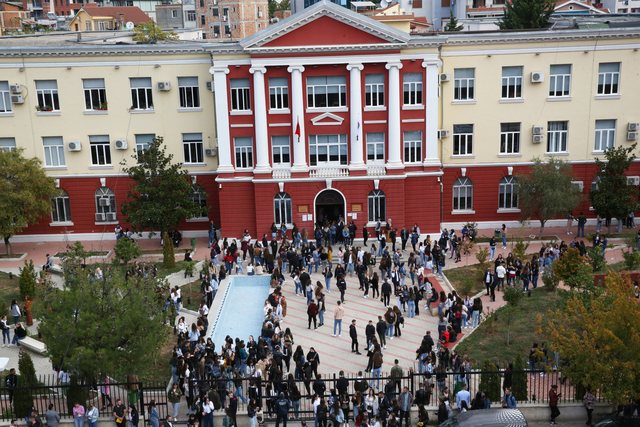 Nis sot viti i ri akademik në Shqipëri