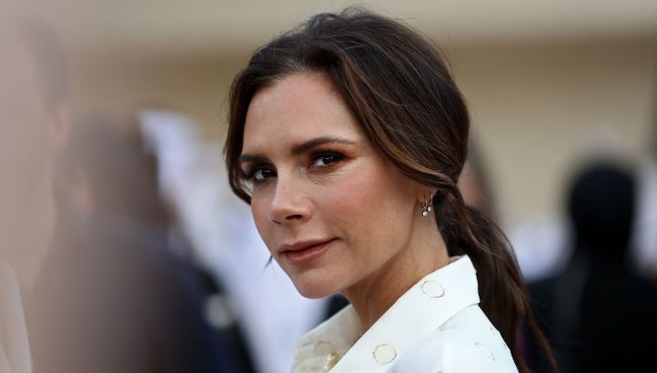 Victoria Beckham zbulon se çfarë mban gjithmonë me vete brenda çantës së saj