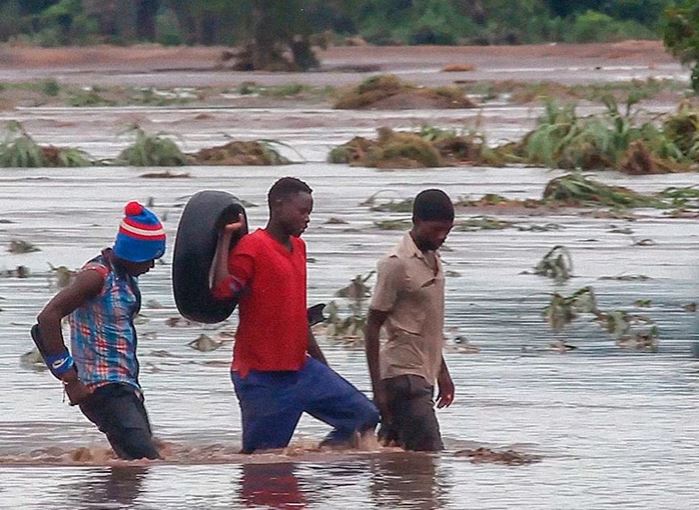 Përmbytjet në Afrikë, mbi 100 të vdekur, mes tyre 16 fëmijë